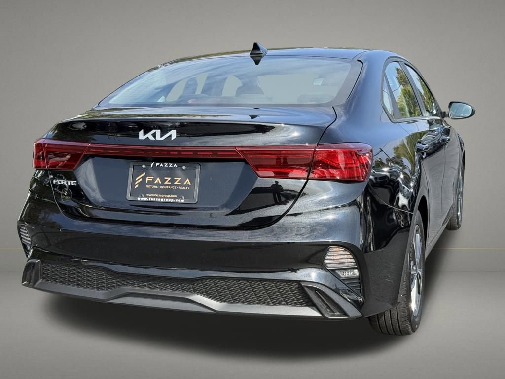 Used 2023 Kia Forte LXS image 5
