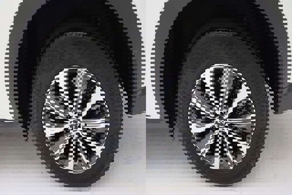 Used 2023 INFINITI QX60 Pure image 9