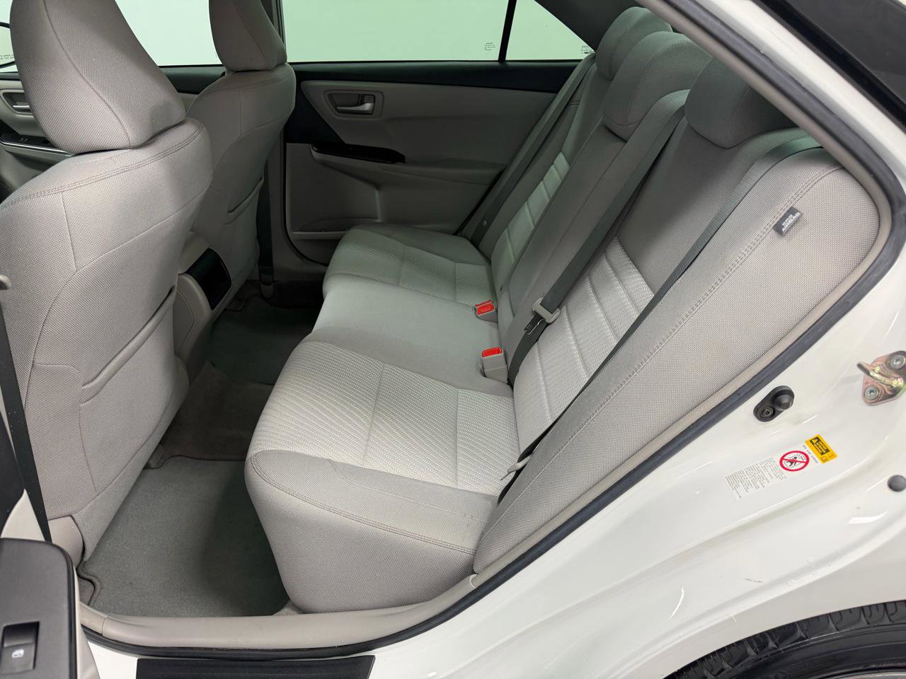 Used 2017 Toyota Camry LE FWD image 8