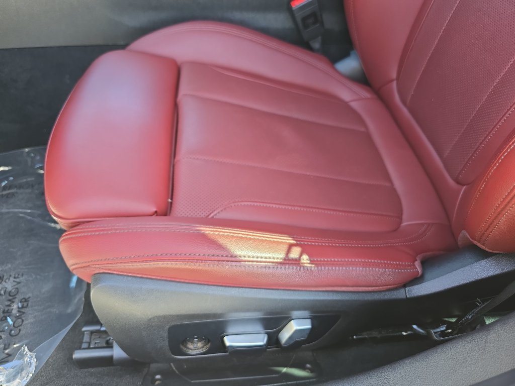 Used 2022 BMW 330i Sedan w/ Premium Package 2 RWD image 31