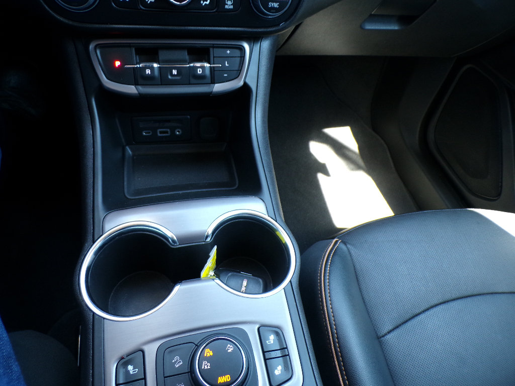 Used 2023 GMC Terrain AT4 AWD/4WD image 16