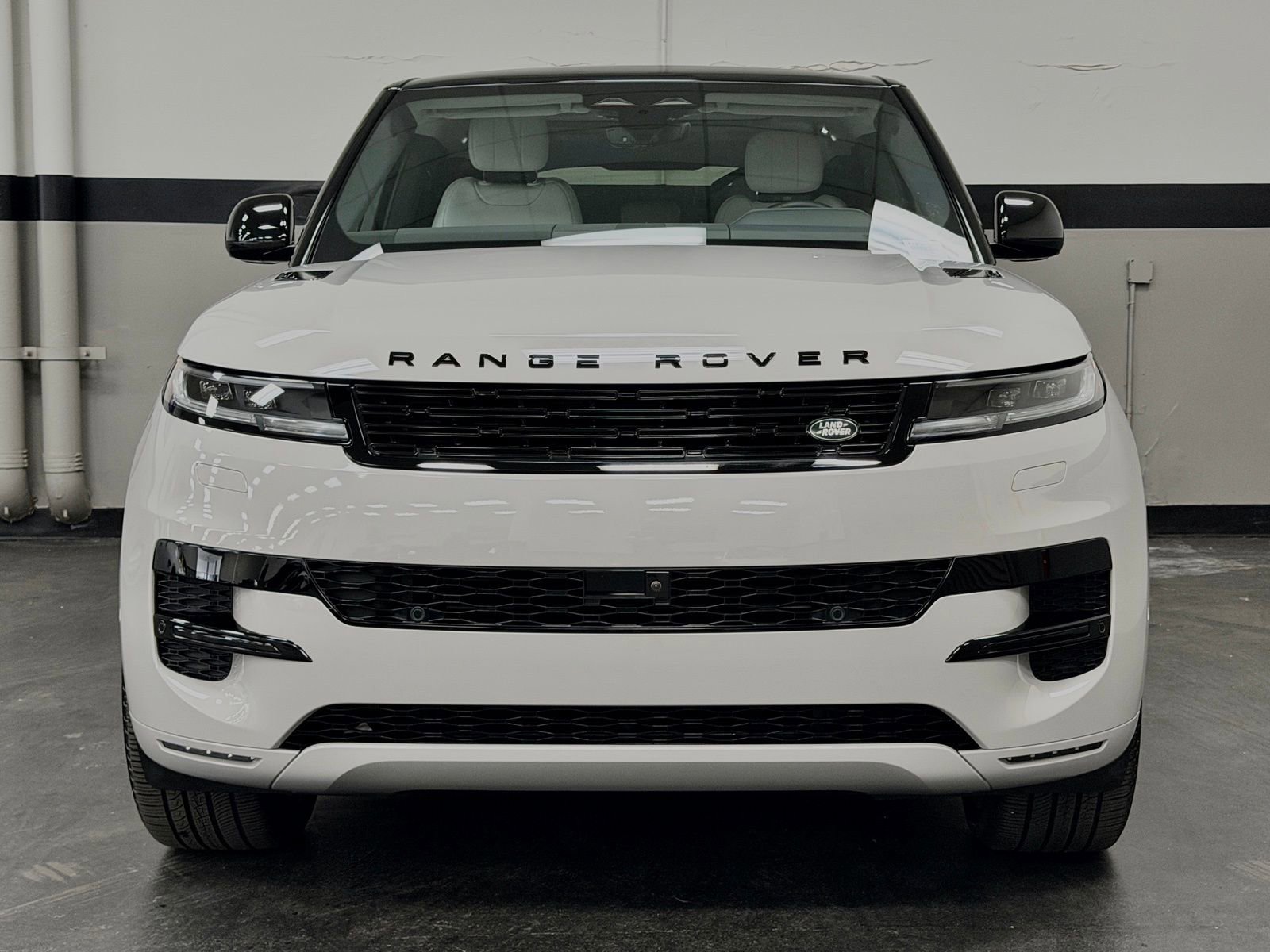 Used 2024 Land Rover Range Rover Sport SE image 6