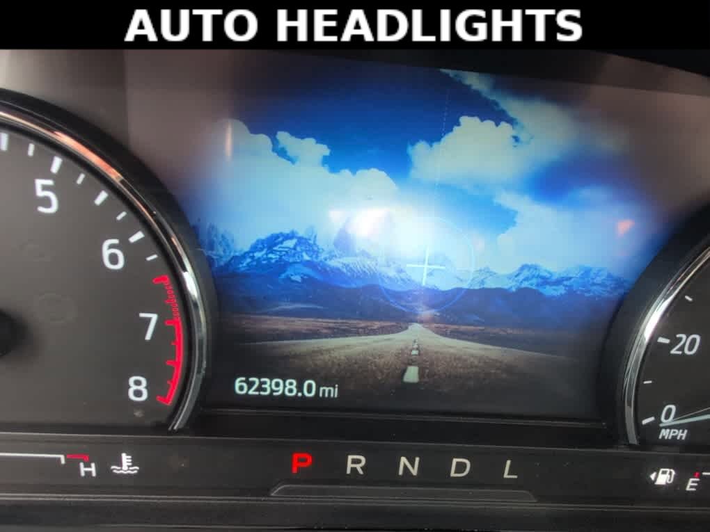 Used 2024 Ford Explorer XLT w/ Equipment Group 202A image 8