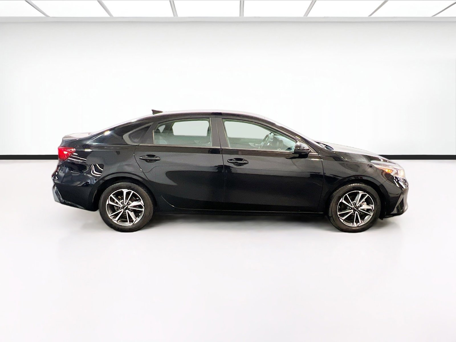 Used 2022 Kia Forte LXS FWD image 22