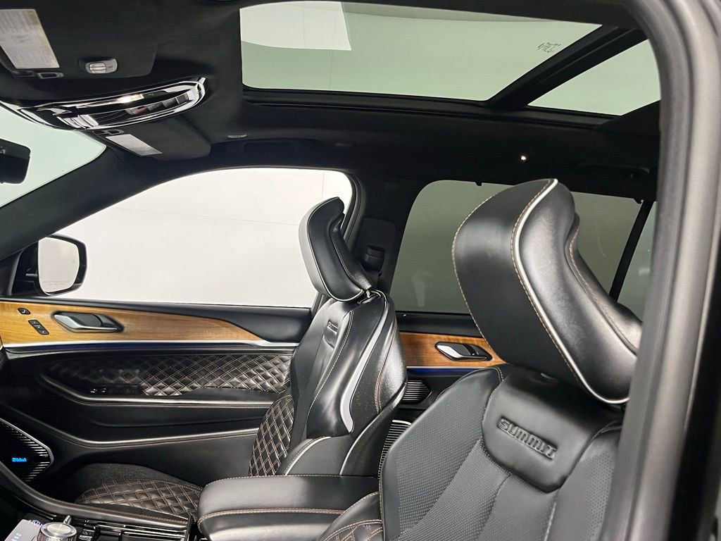 Used 2021 Jeep Grand Cherokee L Summit AWD/4WD image 12