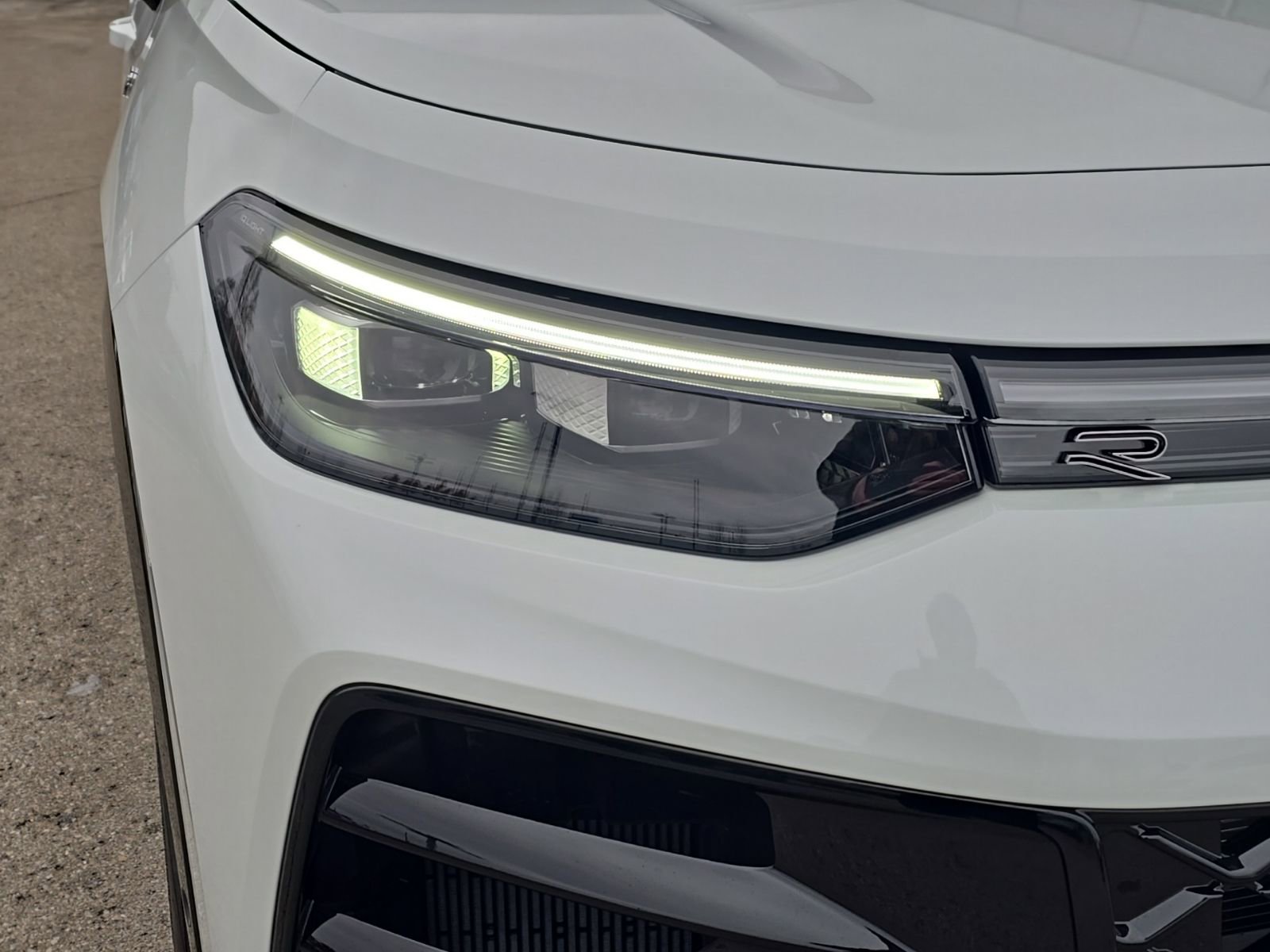 Certified 2026 Volkswagen Tiguan SEL R-Line AWD/4WD image 5