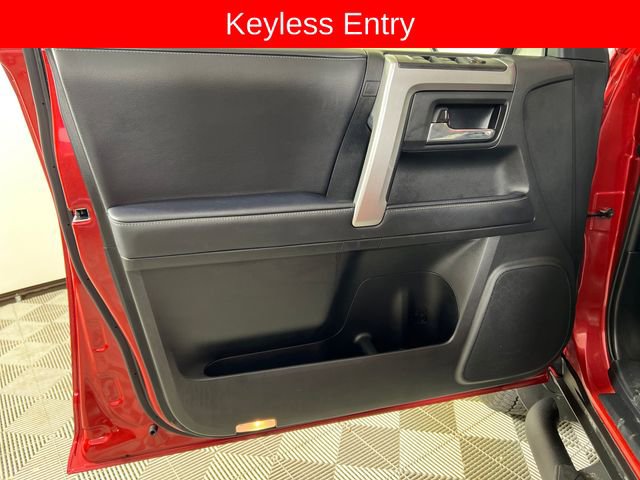Used 2022 Toyota 4Runner SR5 Premium w/ Moonroof Package RWD image 11