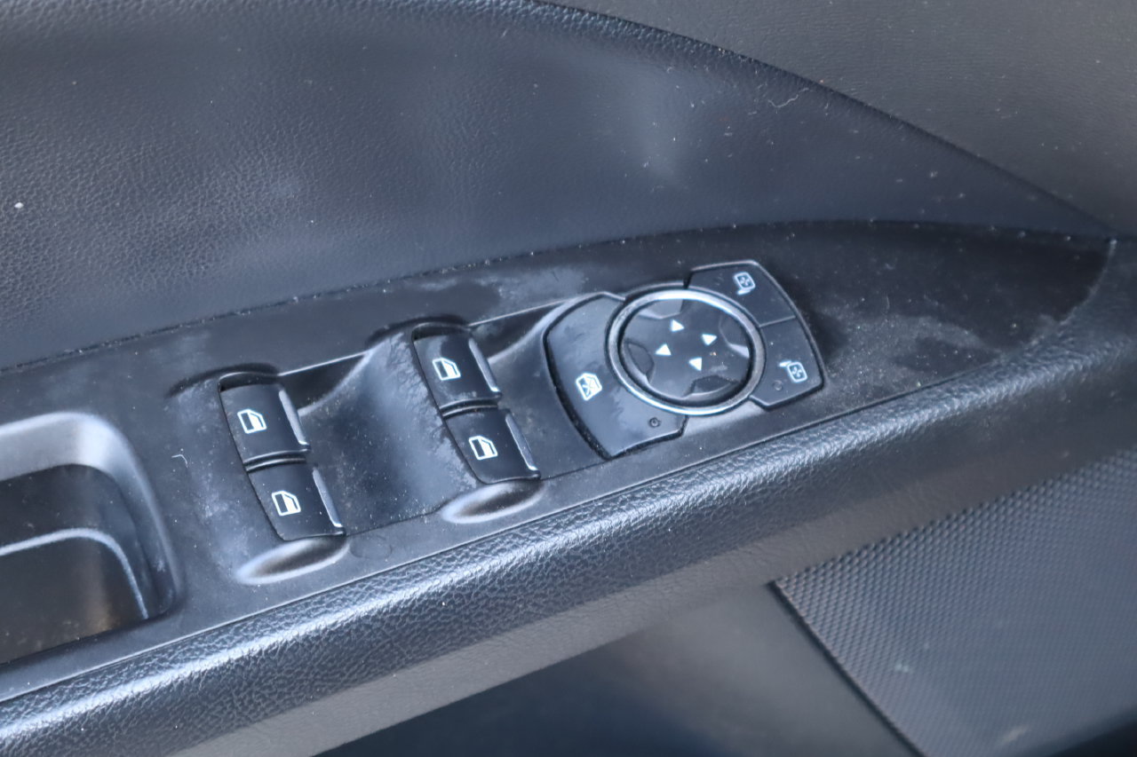 Used 2017 Ford Fusion SE w/ Fusion SE Technology Package FWD image 21