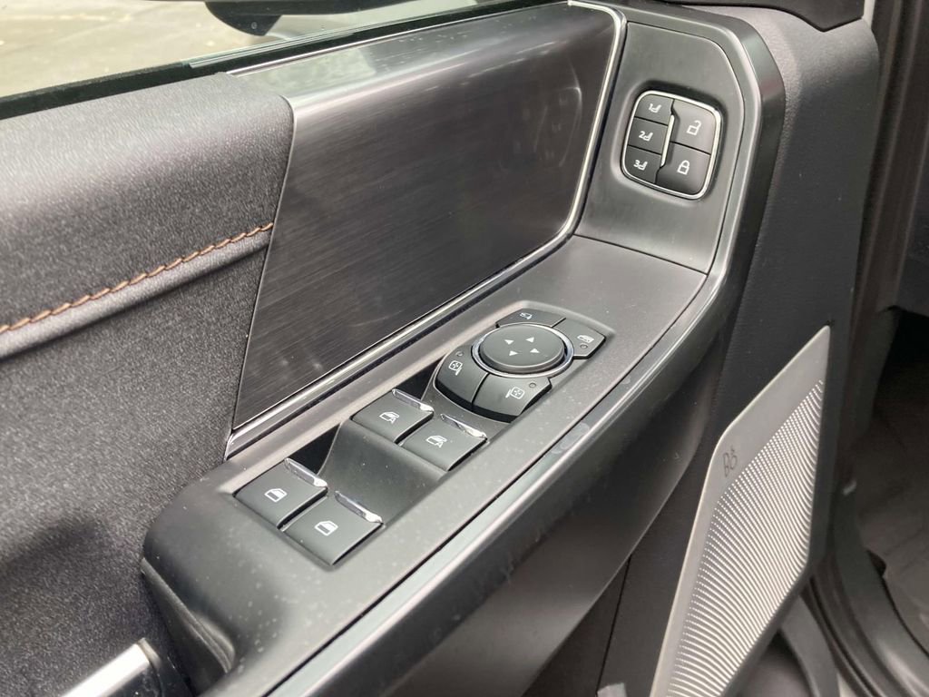 Used 2023 Ford F150 Raptor image 11