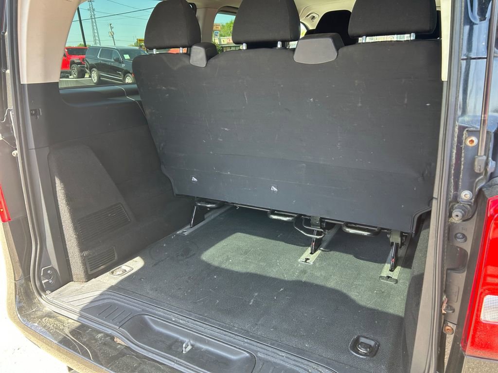 Used 2019 Mercedes-Benz Metris Passenger image 17