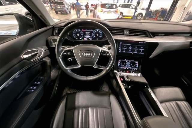 Used 2024 Audi Q8 e-tron Premium Plus AWD/4WD image 5