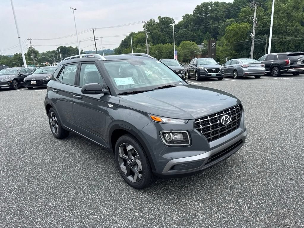 New 2026 Hyundai Venue SEL FWD image 2