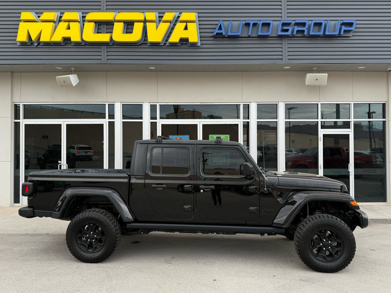 Used 2022 Jeep Gladiator Sport AWD/4WD image 1