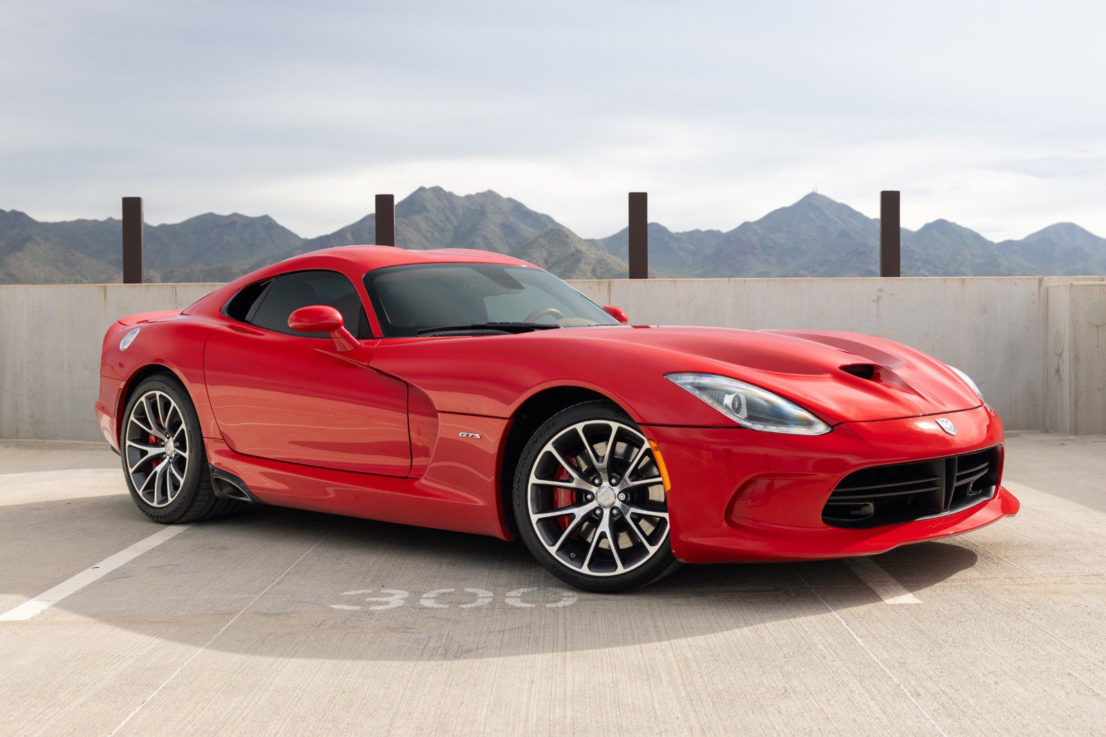 Used 2013 SRT Viper GTS w/ GTS Laguna Interior Pkg RWD image 4