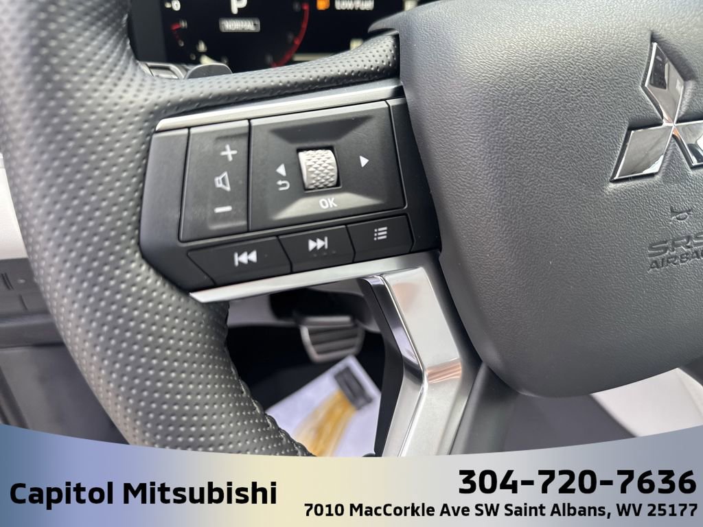 New 2025 Mitsubishi Outlander SEL image 21