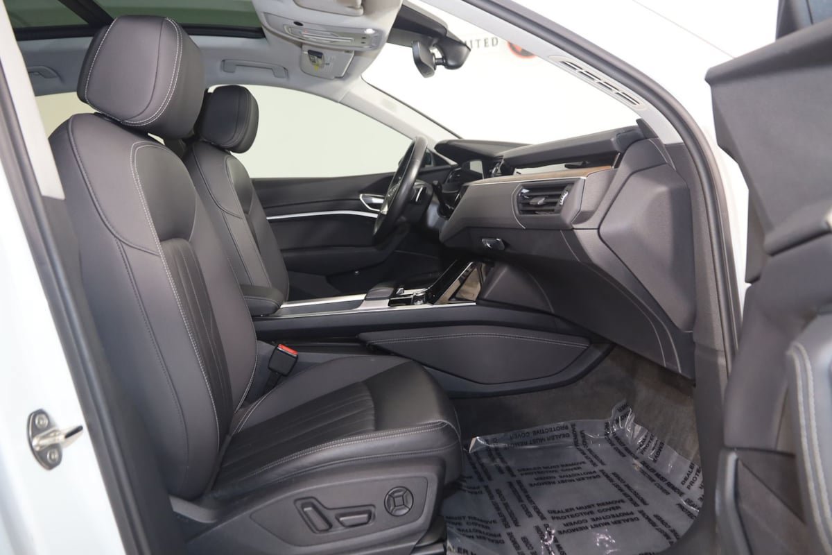 Used 2020 Audi e-tron Premium Plus AWD/4WD image 14