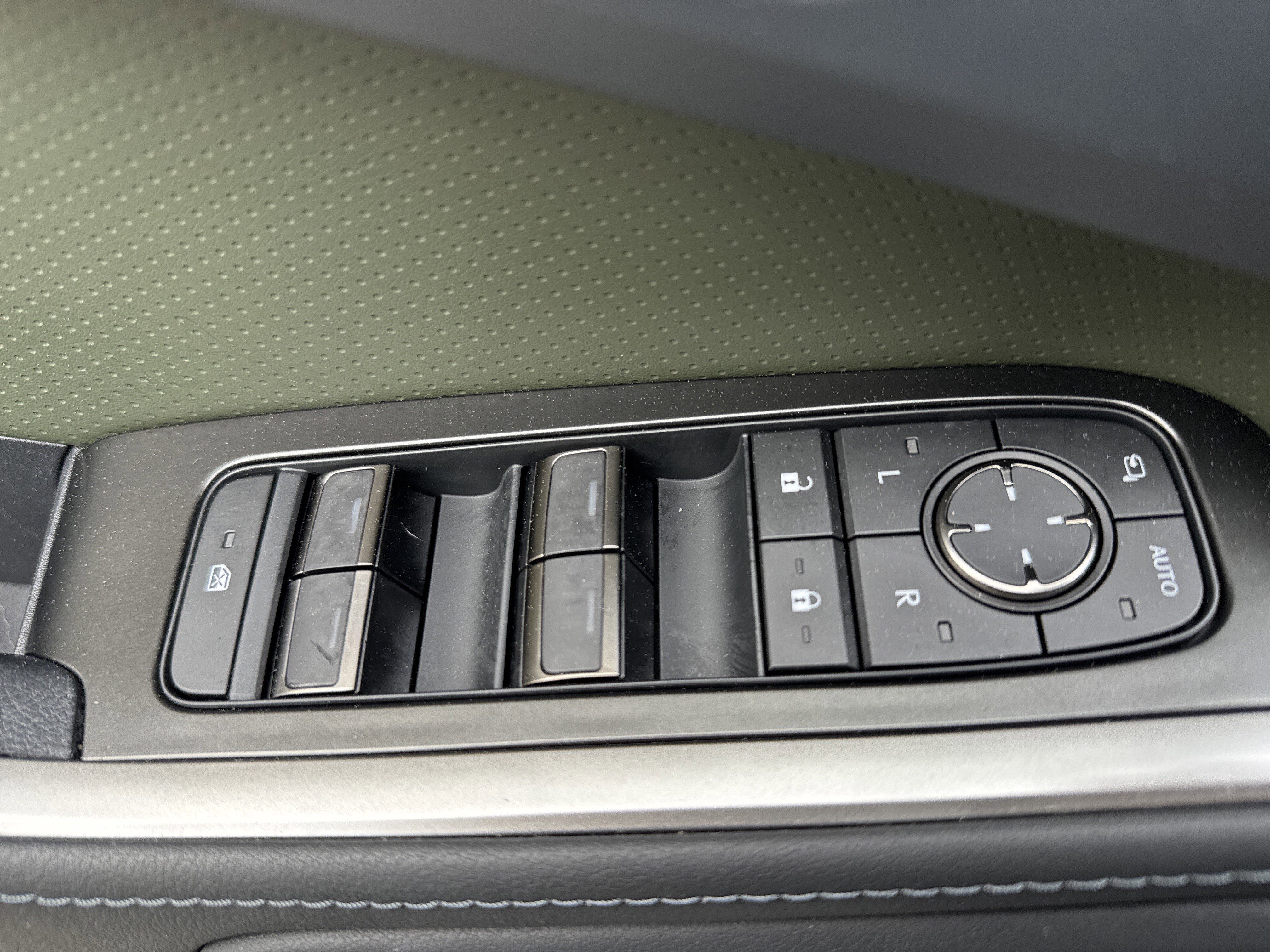 Used 2024 Lexus GX 550 image 15