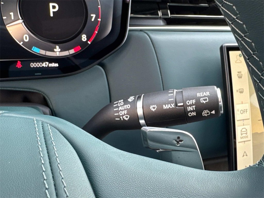 New 2025 Land Rover Range Rover SV image 31