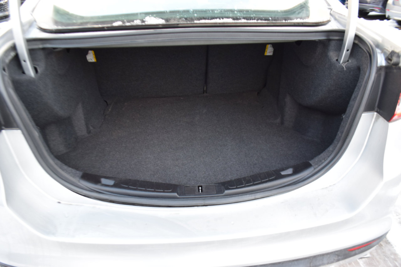 Used 2017 Ford Fusion SE image 26