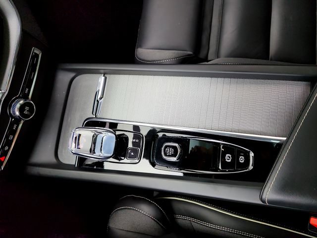 Used 2024 Volvo XC60 T8 Ultimate w/ Protection Package Premier AWD/4WD image 23
