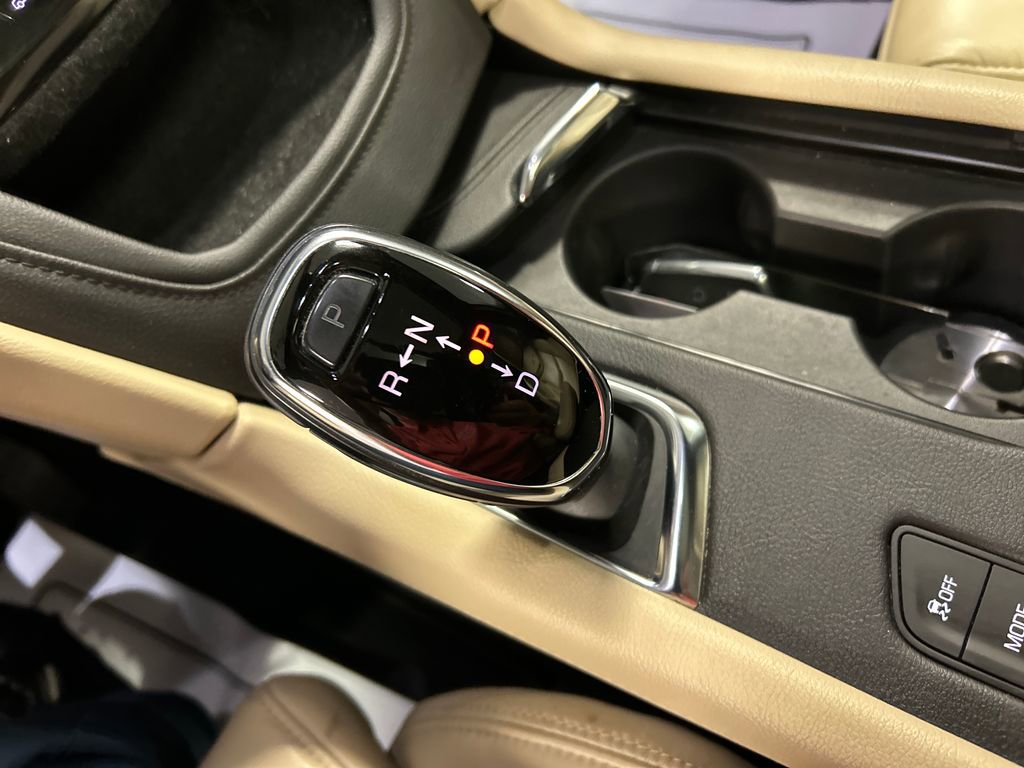 Used 2017 Cadillac XT5 Luxury w/ Driver Awareness Package image 18