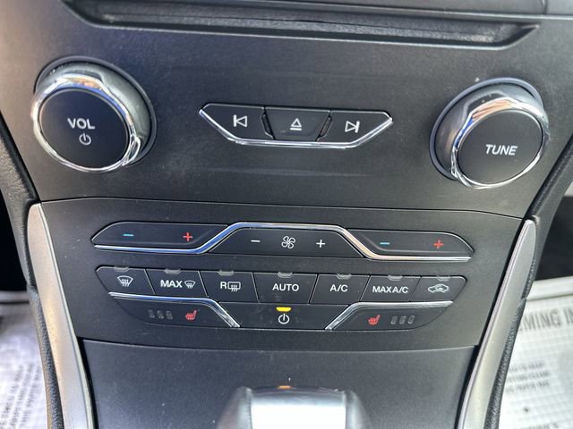 Used 2016 Ford Edge SEL w/ Equipment Group 201A AWD/4WD image 18