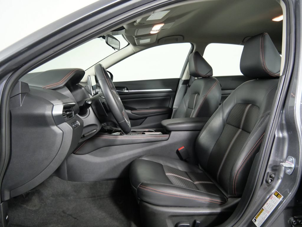 Used 2025 Nissan Altima 2.5 SR AWD/4WD image 15