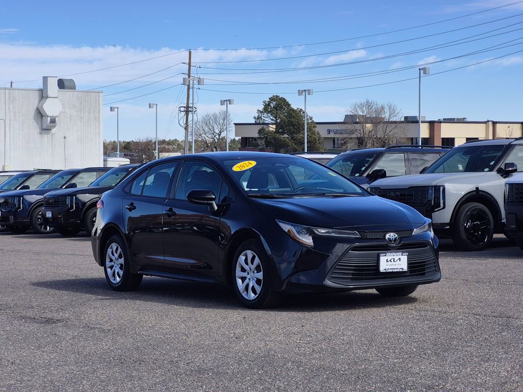 Used 2024 Toyota Corolla LE image 2