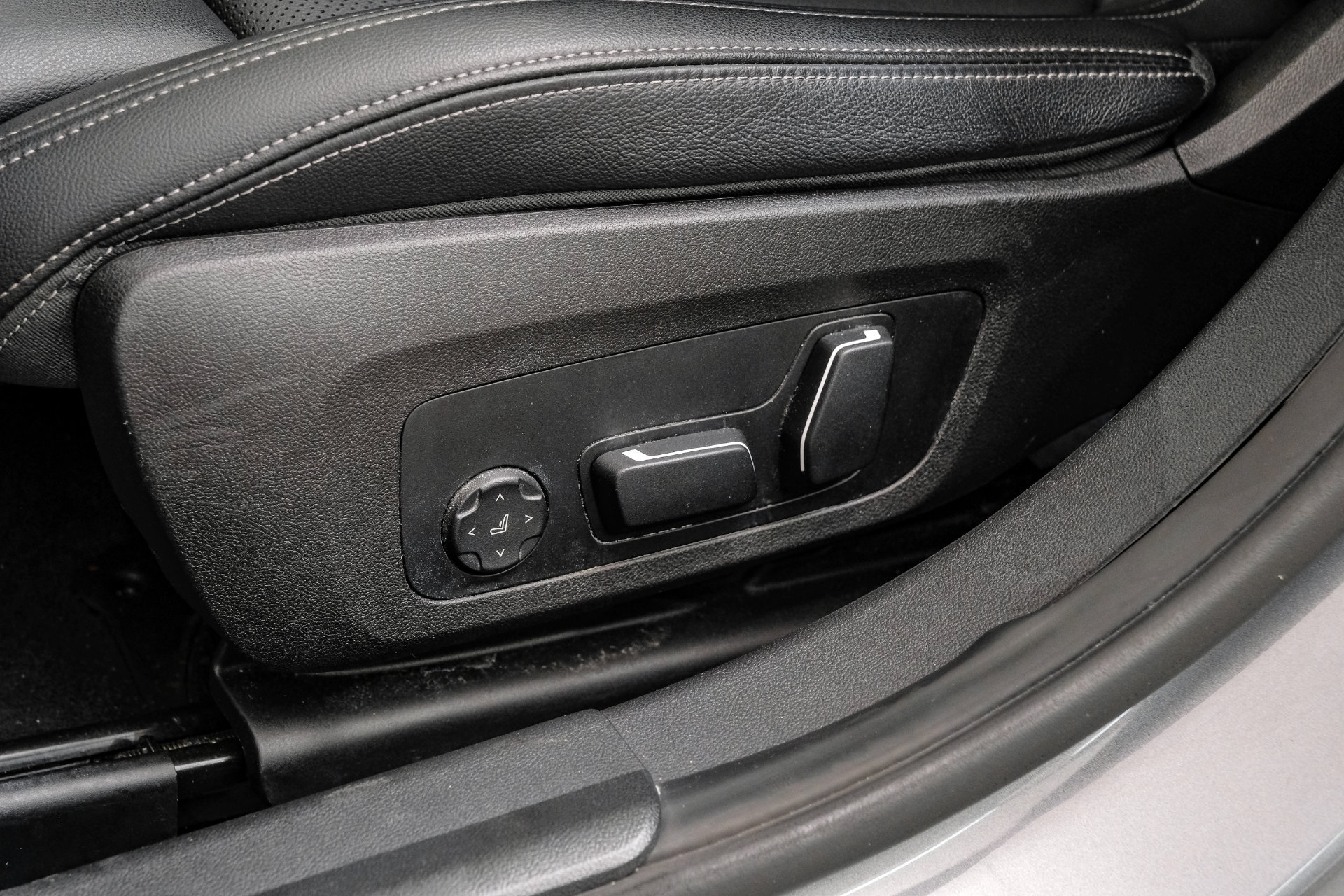 Used 2025 BMW 330i Sedan RWD image 35
