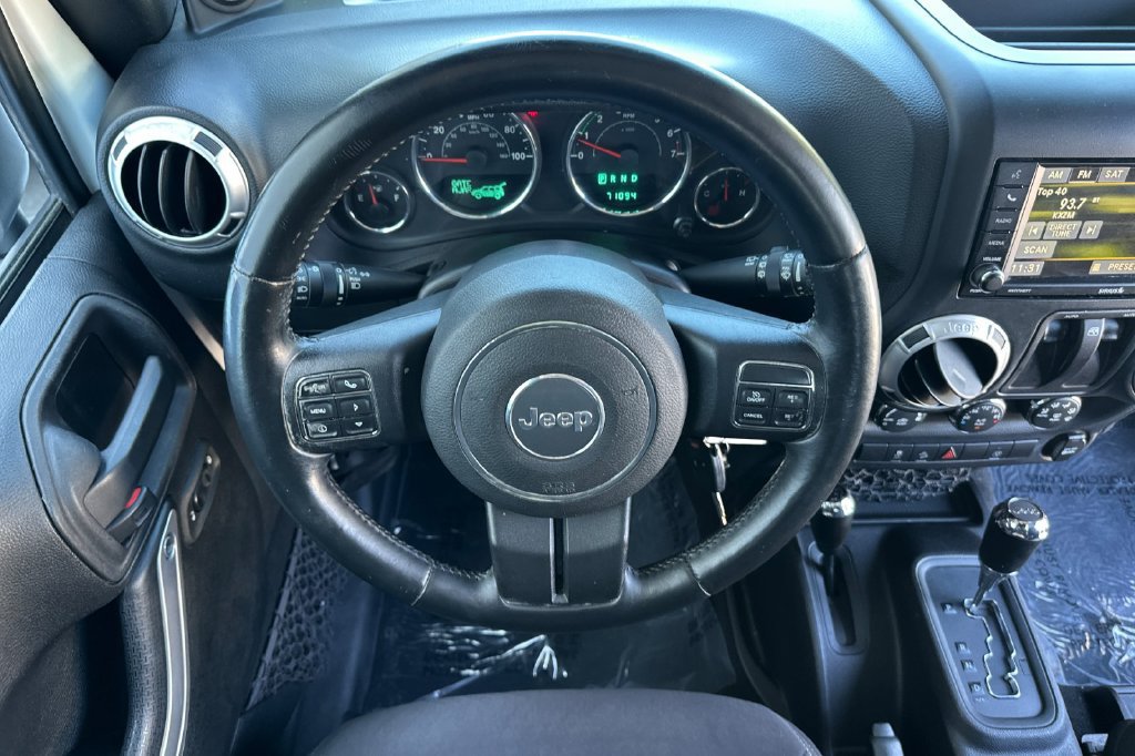 Used 2013 Jeep Wrangler Sahara w/ Connectivity Group AWD/4WD image 13