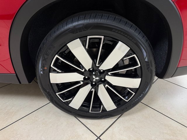 New 2025 Mitsubishi Outlander SE image 27