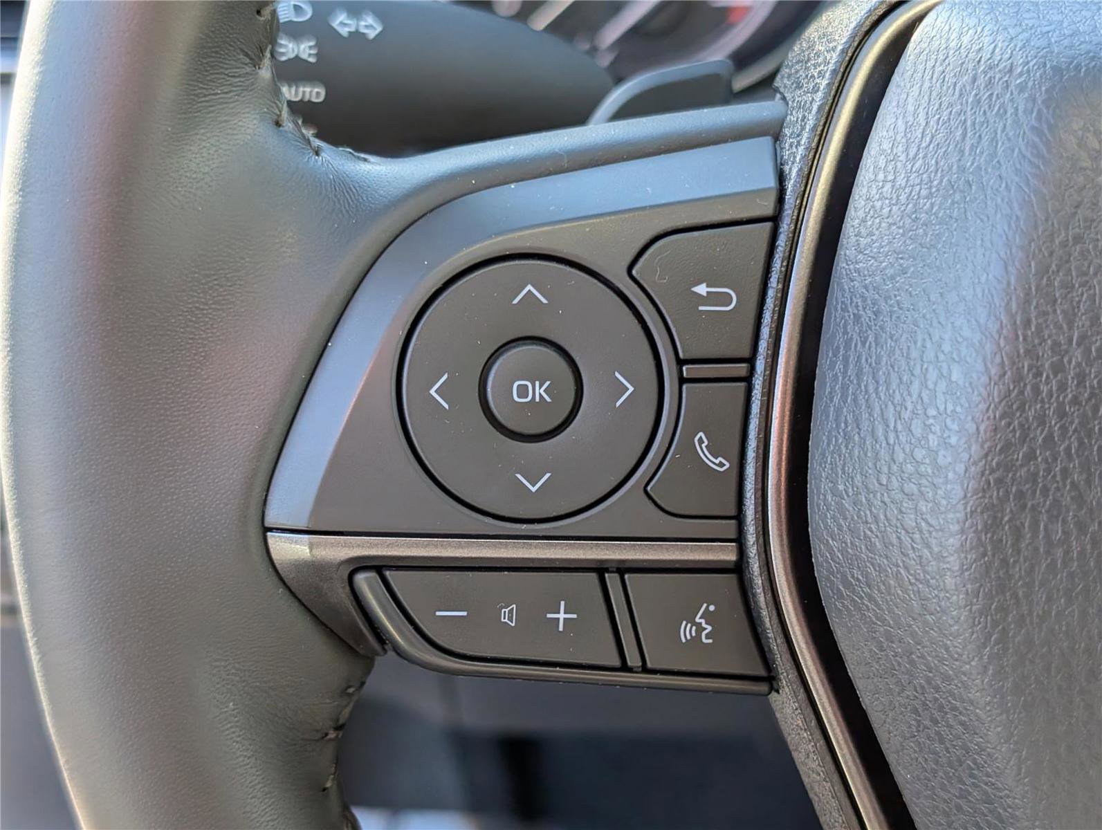 Used 2022 Toyota Camry SE image 21