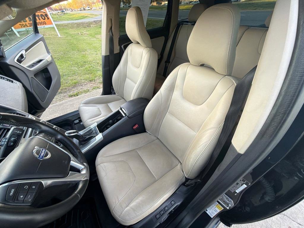 Used 2016 Volvo XC60 T5 Premier w/ Proximity Package image 27