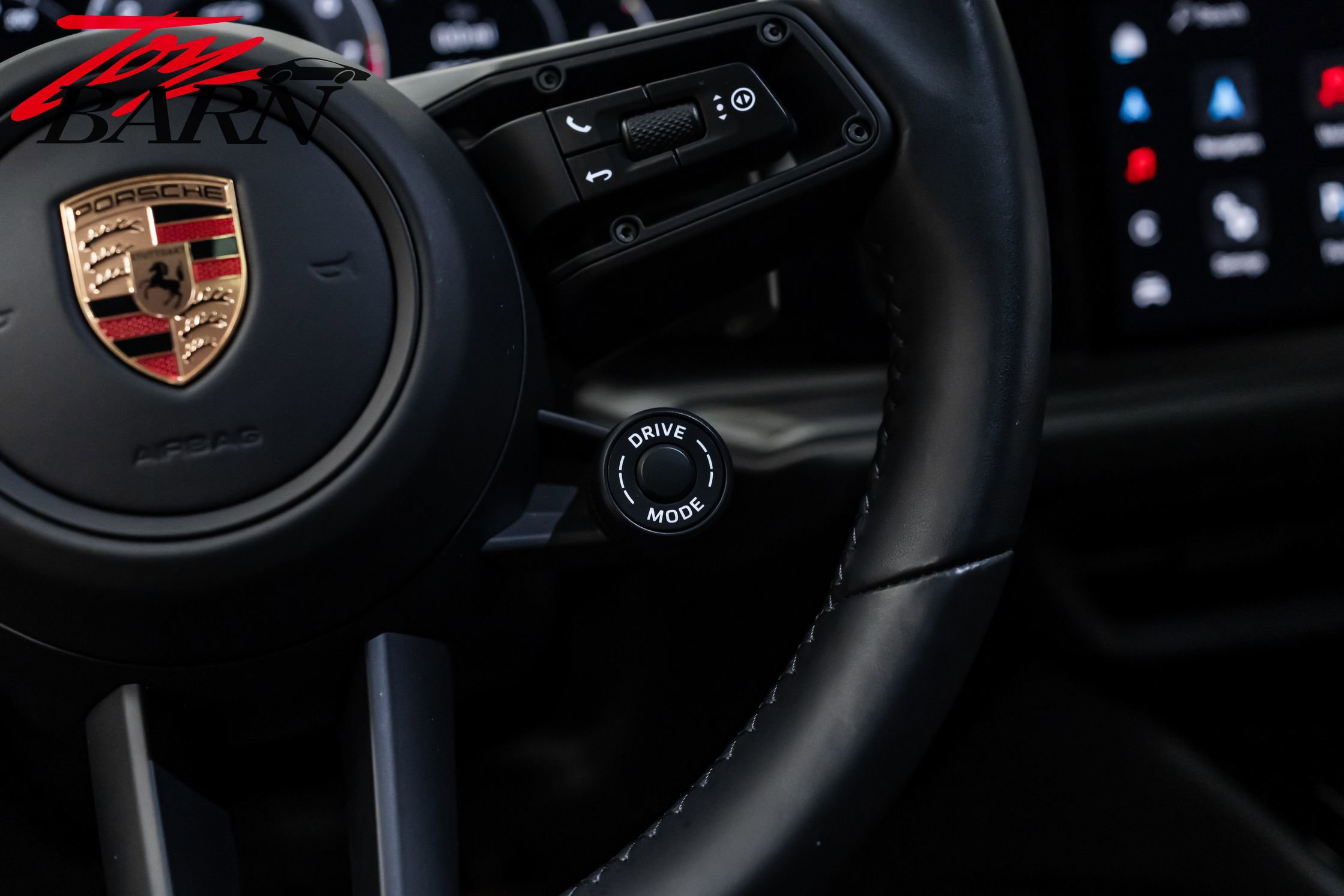 Used 2025 Porsche Cayenne GTS image 34