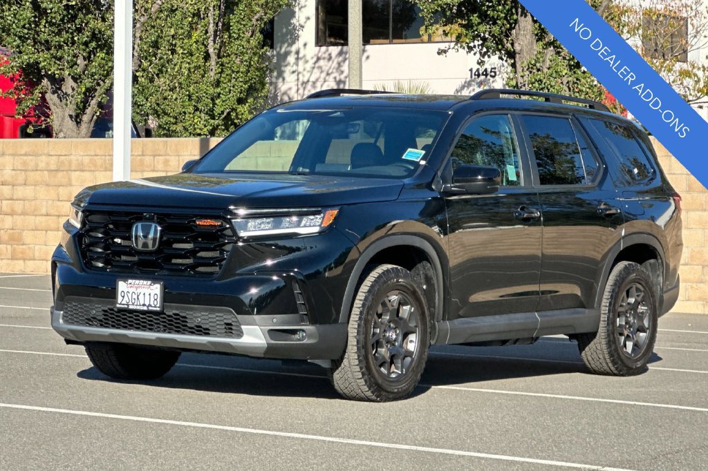Certified 2025 Honda Pilot TrailSport image 7
