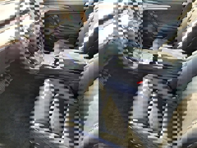 Used 2023 Tesla Model 3 Standard Range image 16