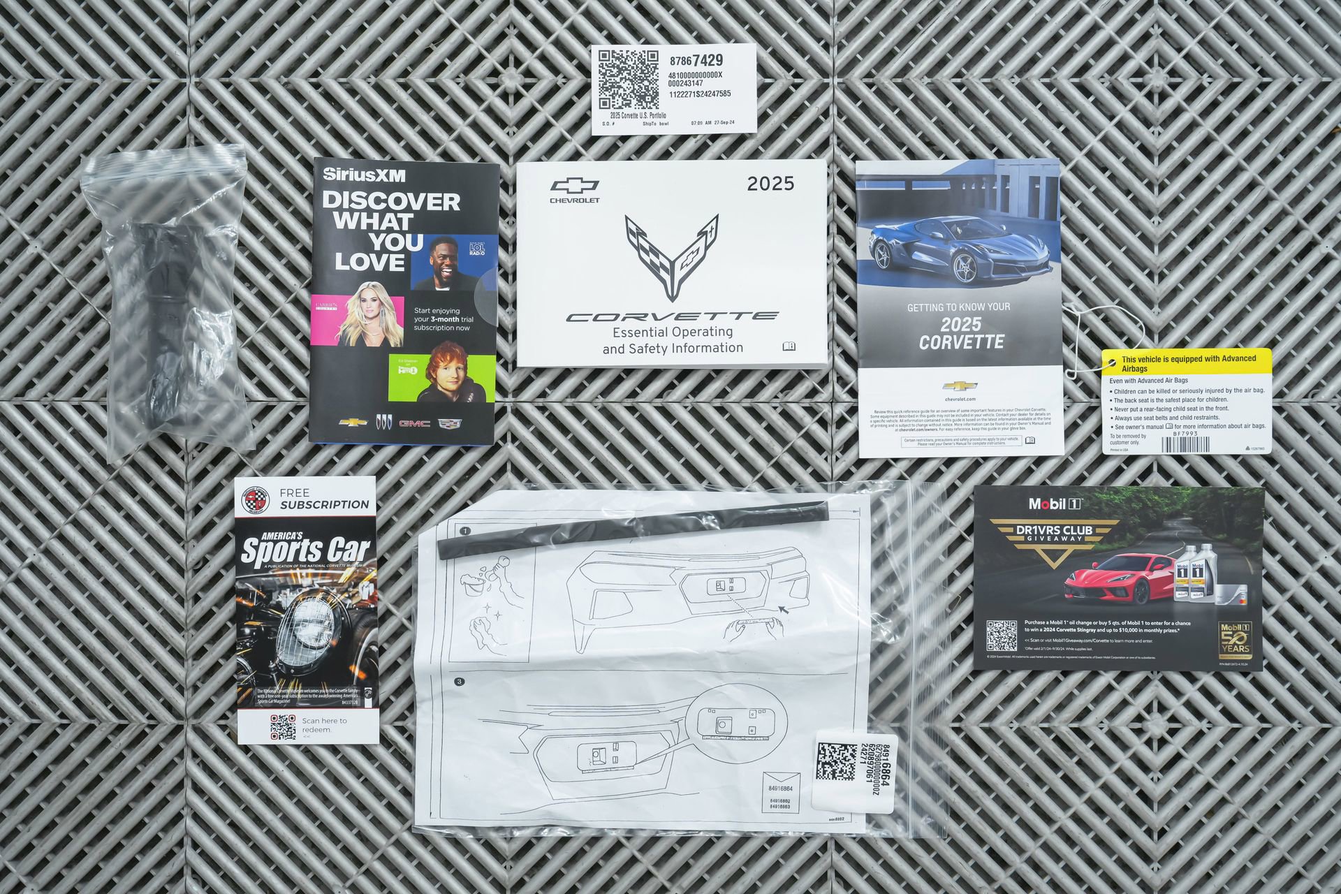 Used 2025 Chevrolet Corvette Stingray Preferred Cpe w/ Z51 Performance Package RWD image 96