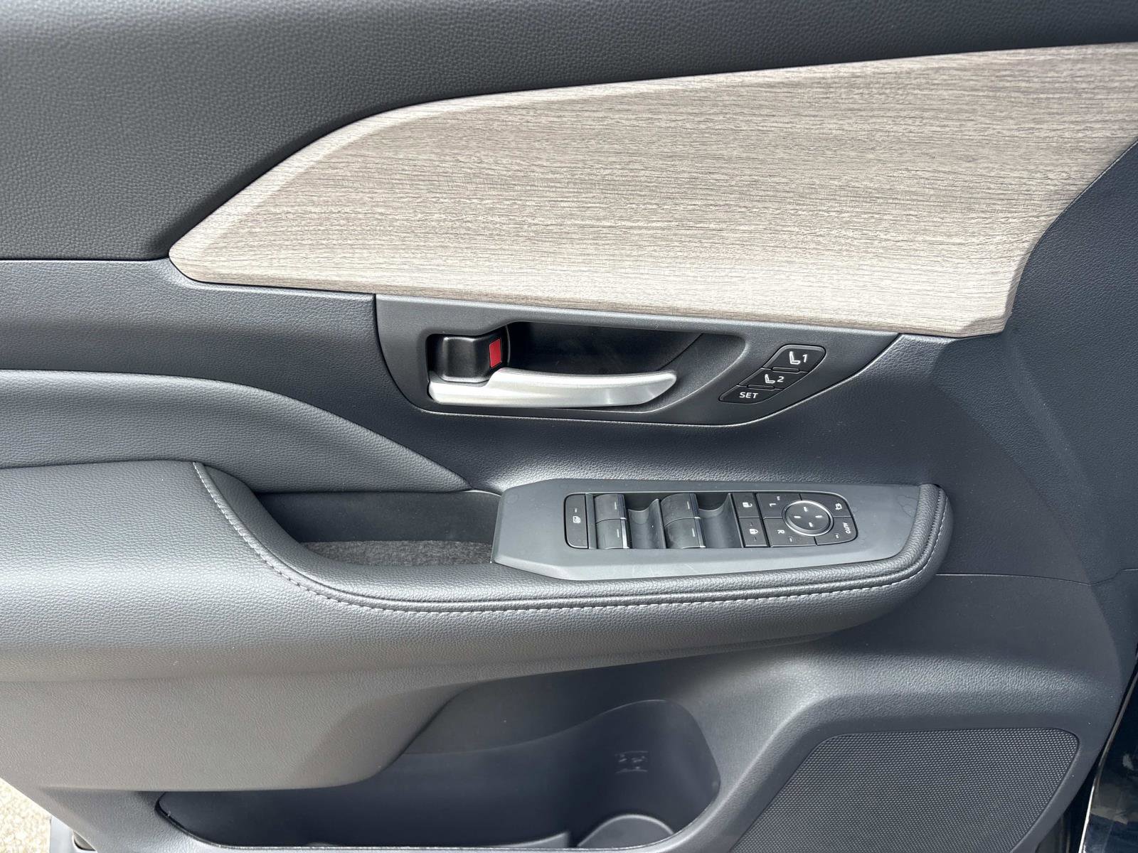 Used 2026 Toyota Grand Highlander Platinum image 12