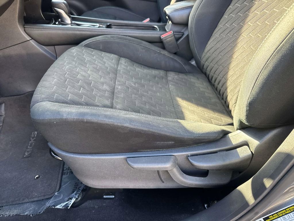 Used 2023 Nissan Kicks SV image 22