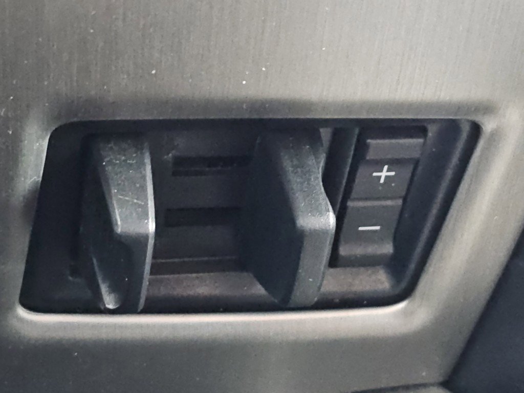 Used 2015 Ford F150 Platinum w/ Equipment Group 701A Luxury image 9