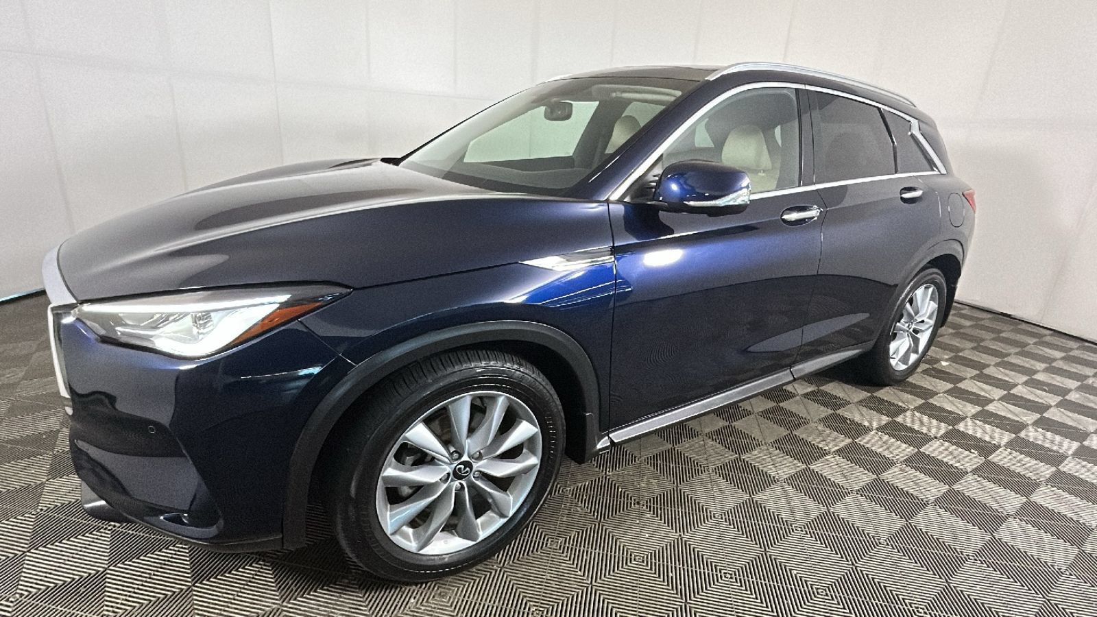 Used 2022 INFINITI QX50 Essential AWD/4WD image 7