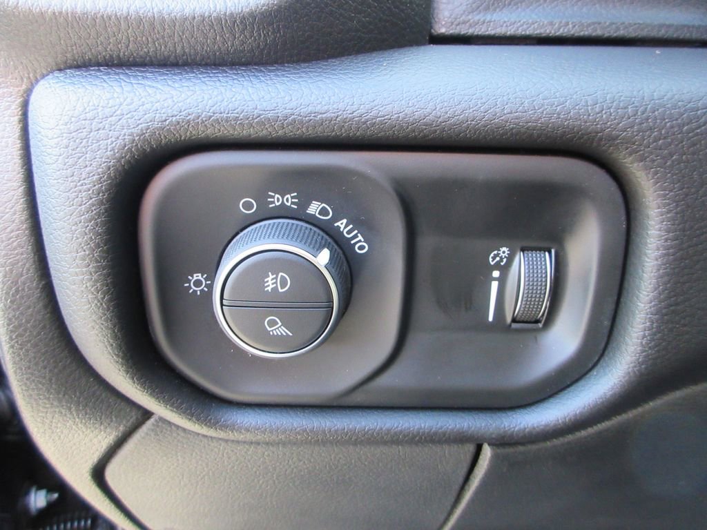 Used 2025 RAM 3500 Big Horn image 27