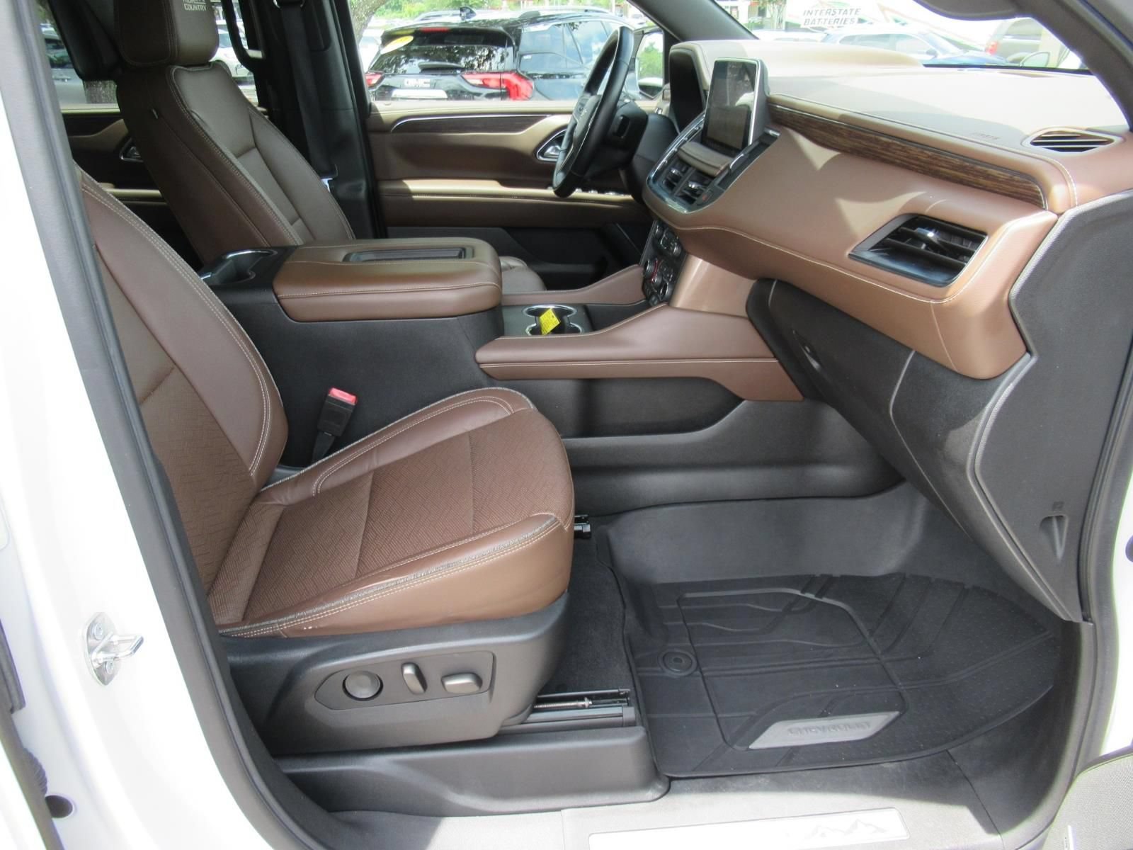 Used 2021 Chevrolet Tahoe High Country w/ Premium Package AWD/4WD image 10