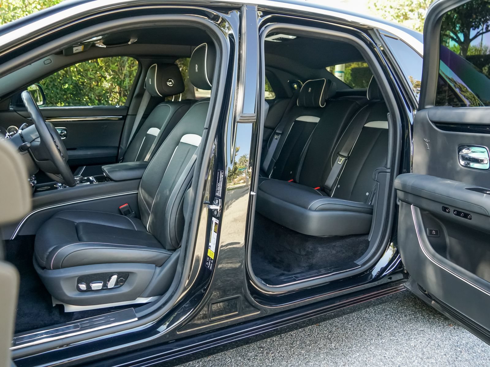 Certified 2021 Rolls-Royce Ghost AWD/4WD image 22