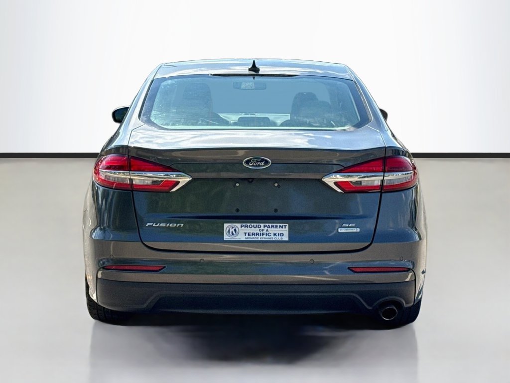 Used 2020 Ford Fusion SE FWD image 6