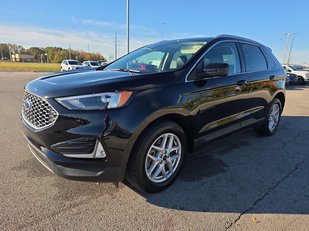 Used 2023 Ford Edge SEL w/ Convenience Package image 3