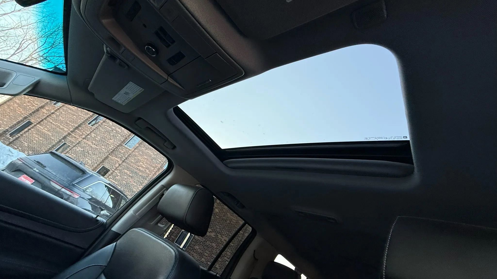 Used 2017 Chevrolet Suburban Premier AWD/4WD image 23