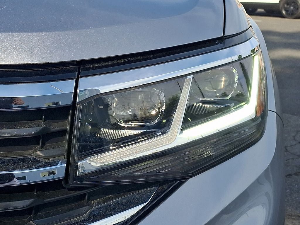 Used 2023 Volkswagen Atlas SE w/ Panoramic Sunroof Package AWD/4WD image 9