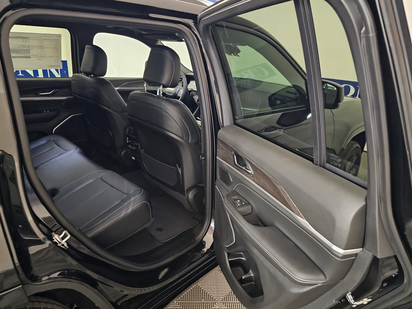New 2027 Jeep Grand Cherokee Limited AWD/4WD image 29