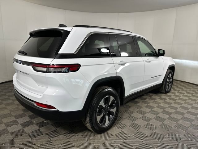 Used 2023 Jeep Grand Cherokee 4WD 4xe image 3